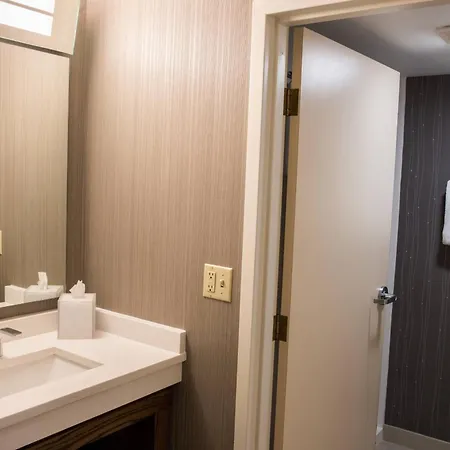 Hotel Courtyard By Marriott Norwich Extérieur photo